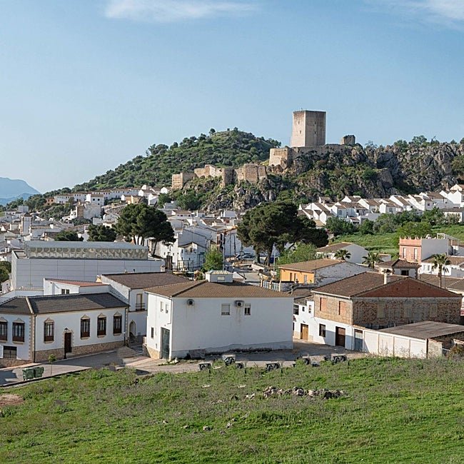 La fortaleza musulmana es la joya histórica de Cañete.