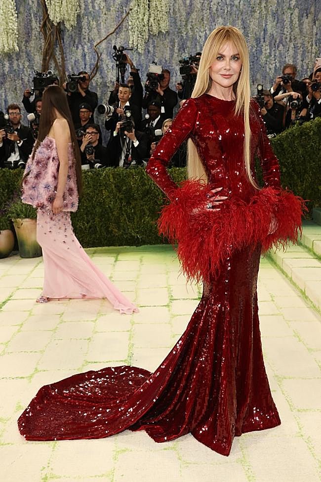 Nicole Kidman también escogió el rojo para la Gala Met 2026.