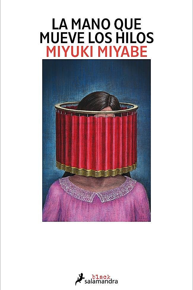 Portada de La mano que mueve los hilos, la nueva novela de Miyuki Miyabe.