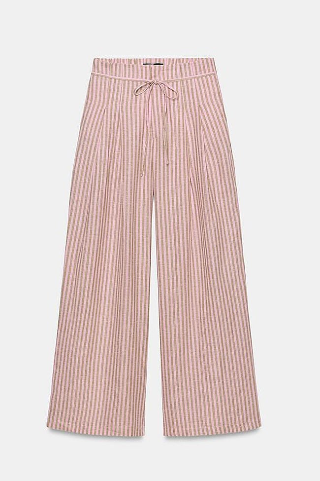 Pantalones con pinzas de Zara (29,99 euros)