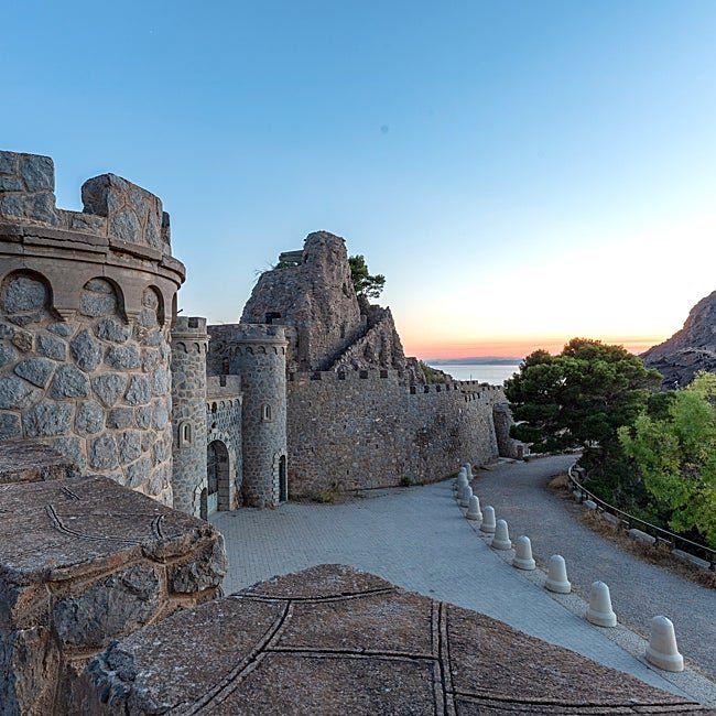 La batería de Castillitos está en la punta de Cabo Tiñoso sobre La Azohía.