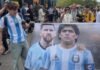 Franco Colapinto, en modo Mundial: llegó al paddock del GP de Bélgica con la camiseta de Julián Alvarez y una bandera de Messi y Maradona