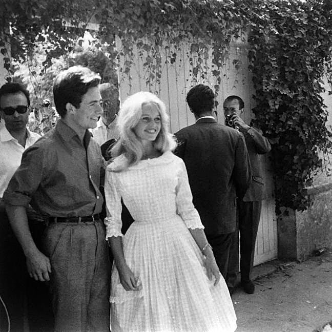 Brigitte Bardot en su boda con Jacques Charrier en junio de 1959.