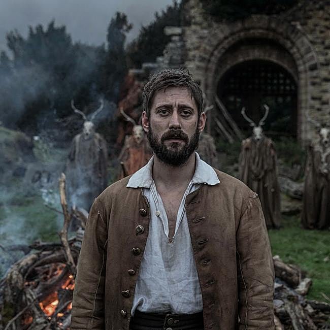 Michael Socha es David Hartley en la miniserie británica, El patíbulo.