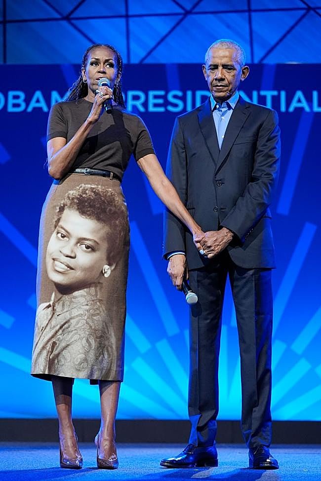 Michelle y Barak Obama en la inauguración del Obama Presidential Center en Chicago.