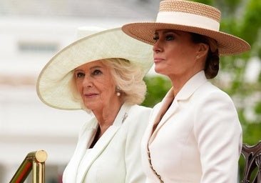 Melania Trump quiere ser una royal: los espectaculares looks para su encuentro con la reina Camilla