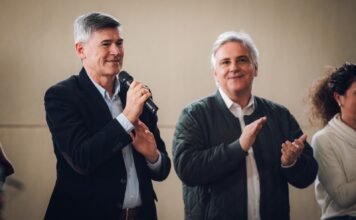 Passerini y Llaryora entregaron escrituras a familias de Héroes de Malvinas, Ampliación Cabildo y Parque Futura