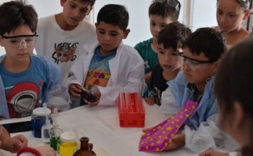 Robótica, programación, ciencia, esports, cine, cerámica, fútbol, circo y mucho más en los Parques Educativos y Centros de Encuentro Barrial