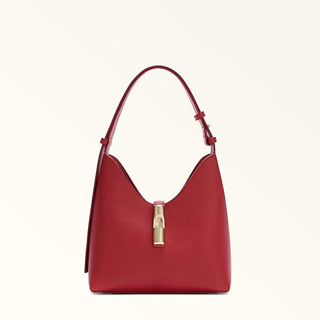 Bolso hobo rojo de piel de Furla, 196 euros.