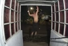 VIDEO: Un hombre ebrio cae desde un tercer piso y sorprende con su reacción