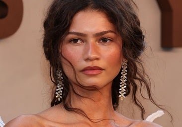 «Queríamos que pareciera bronceada por el sol»: el truco de maquillaje de Zendaya para una piel luminosa