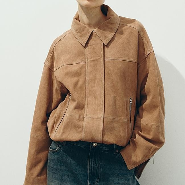 Cazadora de ante de H&M, 449 euros.