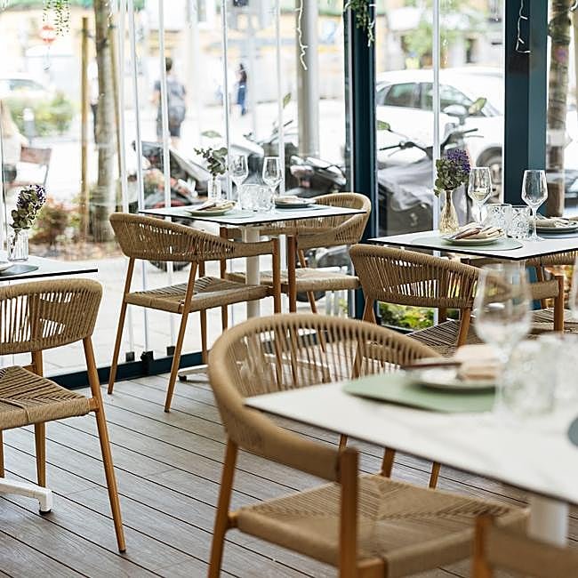 La terraza el Café Mies, escenario perfecto para los mejores momentos del verano.