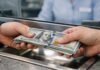 El dólar subió trece pesos al comienzo de la semana y alcanzó un nuevo máximo