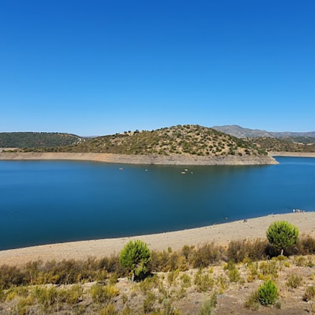 La playa del Tamujoso es uno de los tesoros naturales de Baños de la Encina.