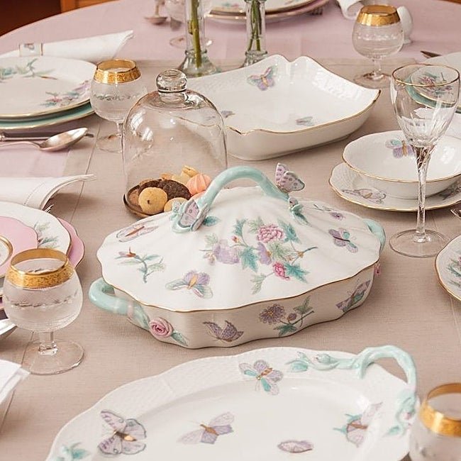 La vajilla de la colección Royal Garden que Harry y Meghan recibieron como regalo de bodas de Hungría.