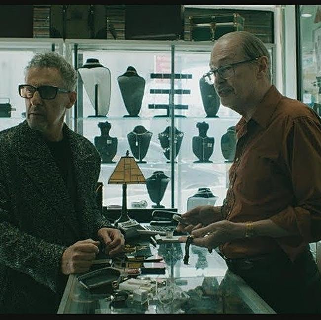 John Turturro y Steve Buscemi en una imagen de The Only Living Pickpocket in New York.