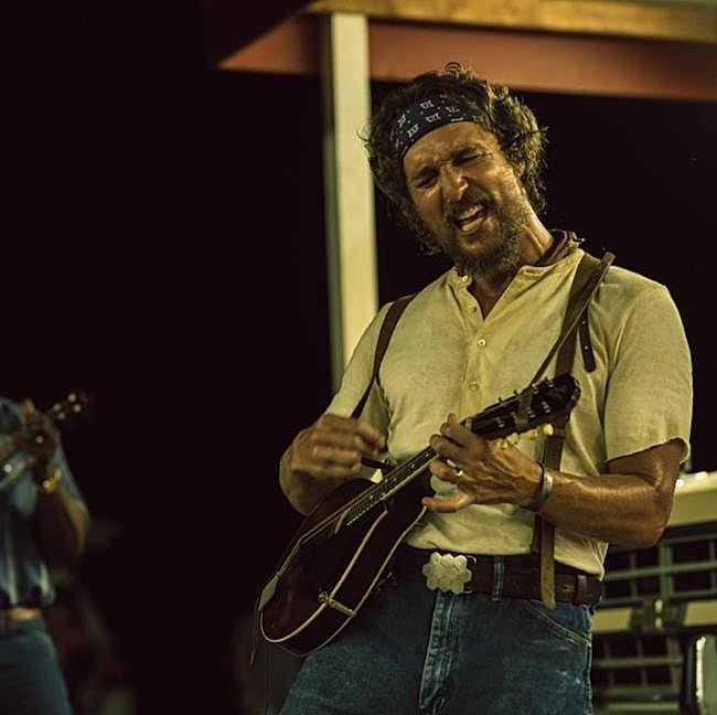 Matthew McConaughey en una imagen de Los rivales de Amziah King.