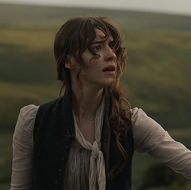 Daisy Edgar-Jones en una imagen de la nueva adaptación de la novela de Jane Austen, Sentido y sensibilidad.