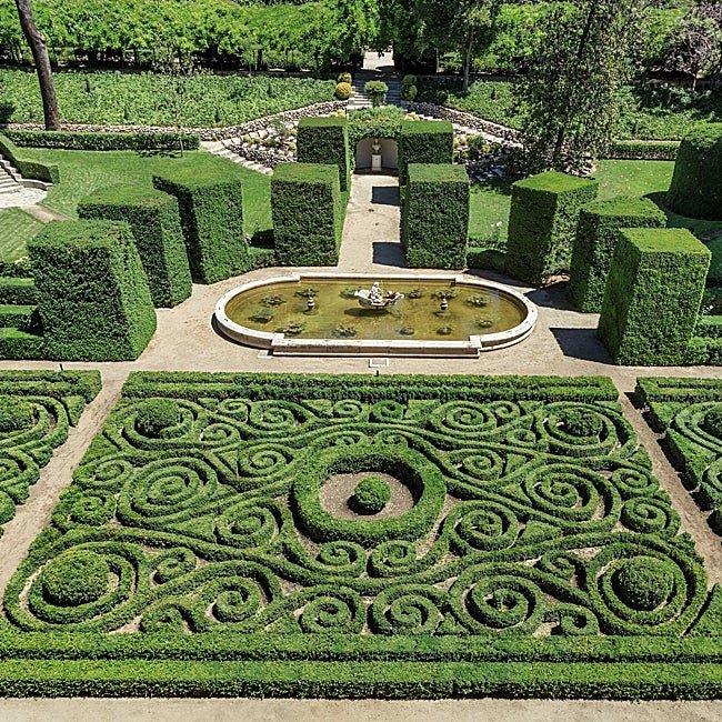 Un rincón del Jardín Francés del Palacio de Liria.