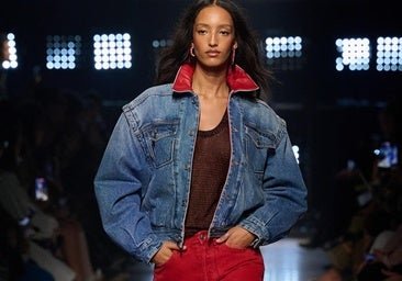 Los vaqueros rojos son tendencia: cómo combinarlos y mis favoritos del verano