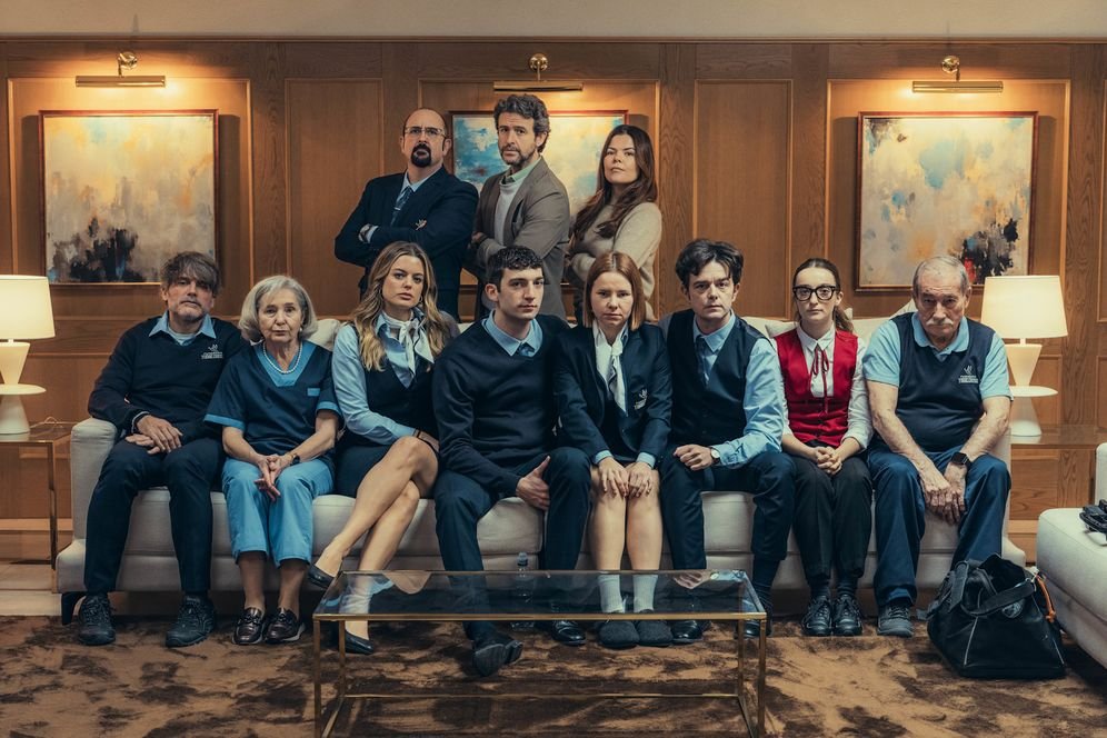 Si te gusta The Office, tienes que ver Muertos S.L., la comedia española que acaba de estrenar su última temporada