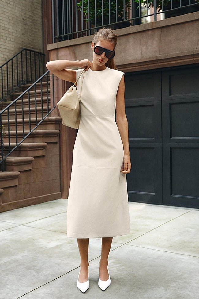 Vestido midi de Zara (35,99 euros)