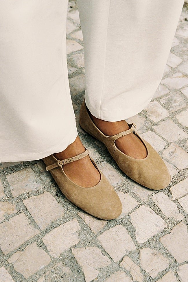 Bailarinas de ante de Zara (39,99 euros)
