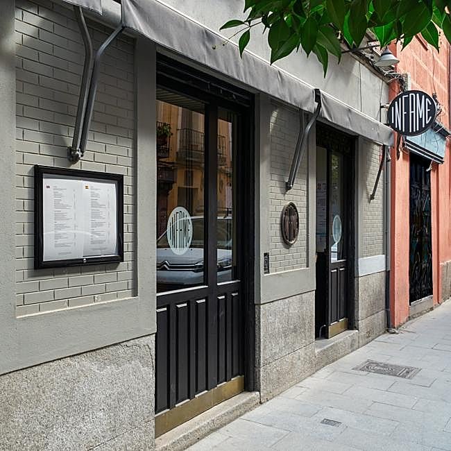 Fachada del restaurante madrileño, Infame.
