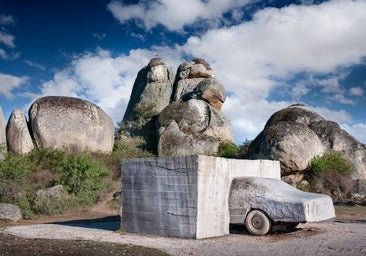 El pueblo de Cáceres que alberga un increíble museo con esculturas de Yoko Ono: lo creó un artista alemán amigo de Dalí