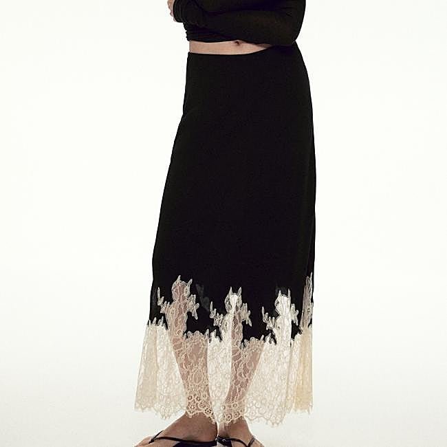 Falda larga con encaje de H&M, 29,99 euros.