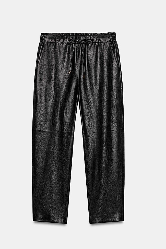 Pantalón negro de Zara (27,99 euros)