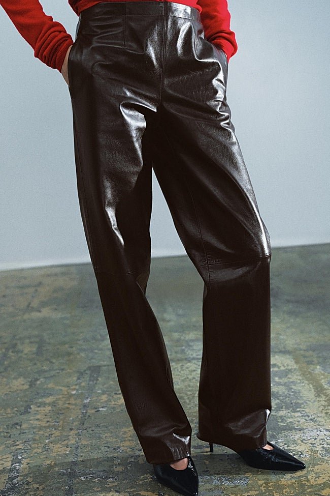 Pantalón marrón de Zara (149 euros)
