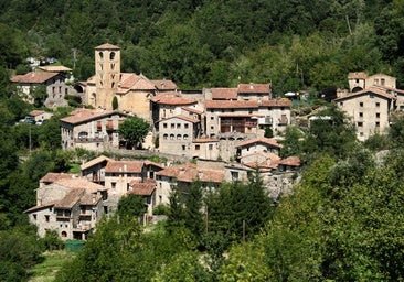 El bello pueblo de Girona en el que vas a querer inaugurar el otoño: es medieval y tiene rutas de senderismo idílicas