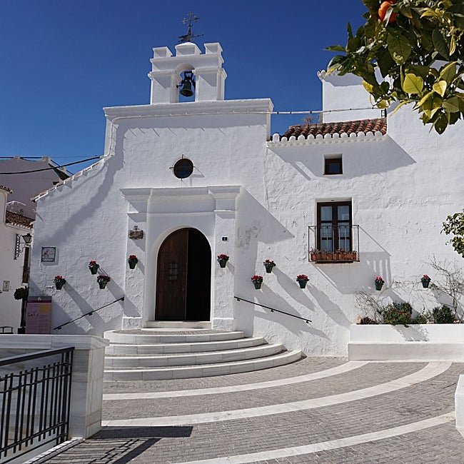 La ermita de Nuestra Señora de los Remedios está en la plazuela de los Siete Caños.