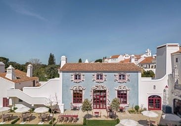 Si te gustan los zapatos del prodigioso Christian Louboutin, tienes que ir su hotel en el Alentejo portugués: es una fantasía