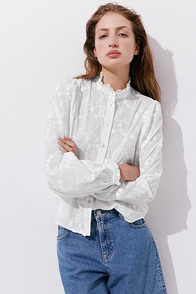 Camisa con bordados de Mango (35,99 euros)