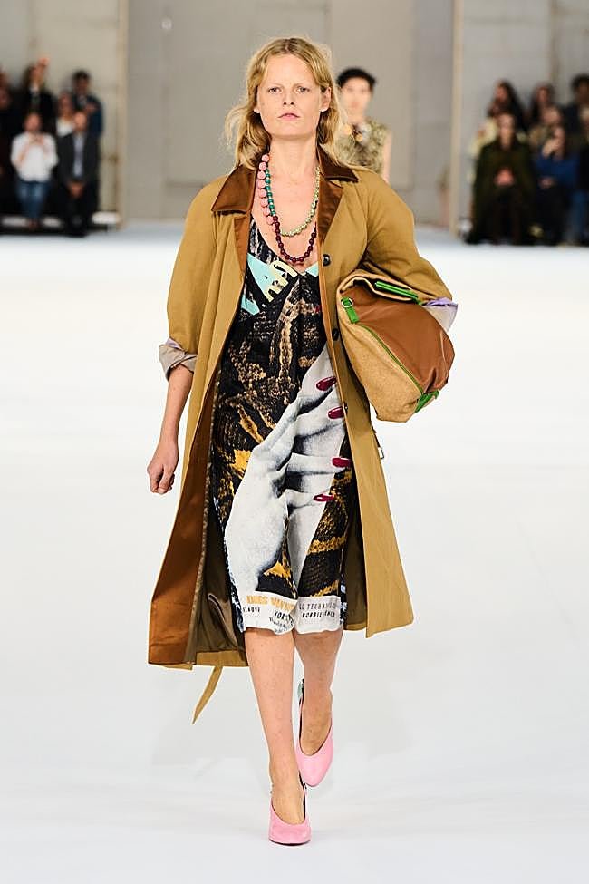 Look de Dries van Noten durante la Semana de la Moda de París.
