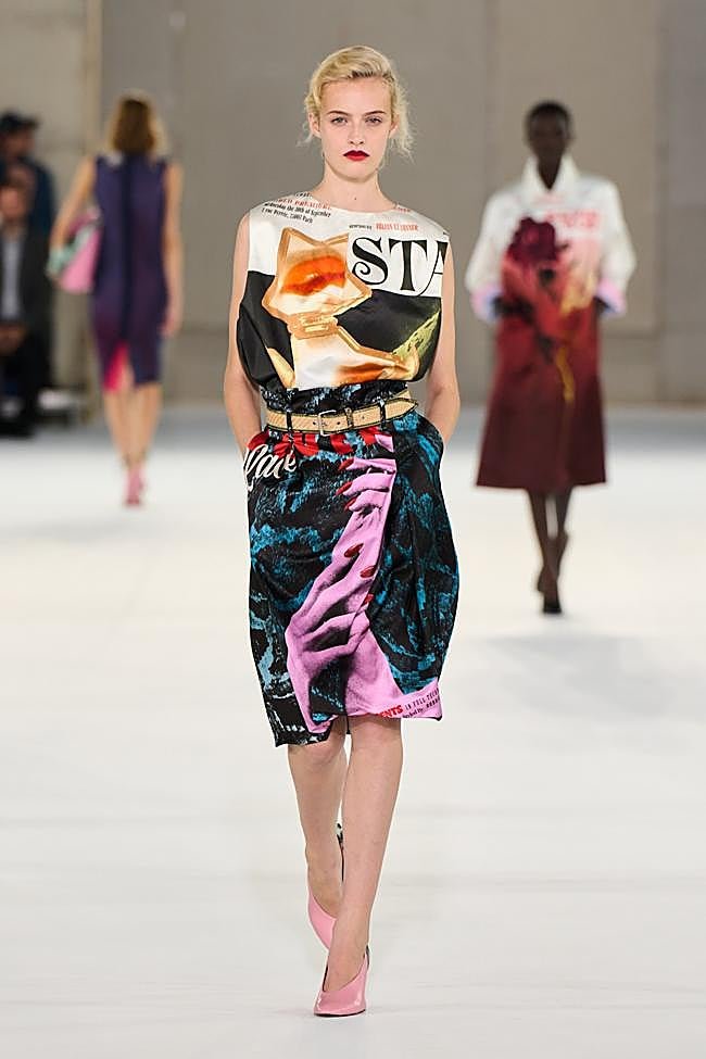 Look de Dries van Noten durante la Semana de la Moda de París.