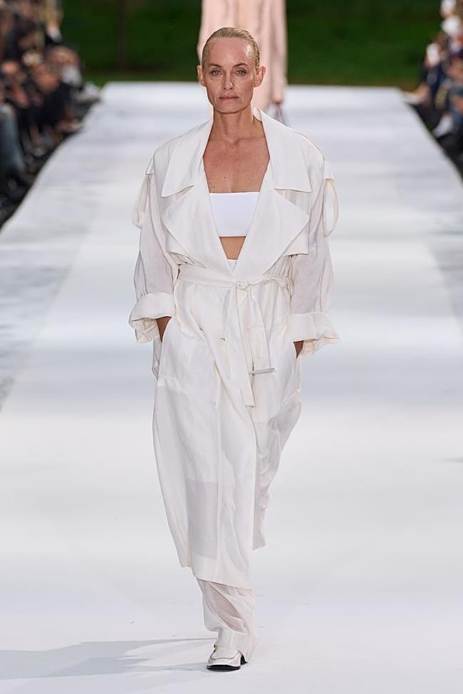 Look de Stella McCartney durante la Semana de la Moda de París.