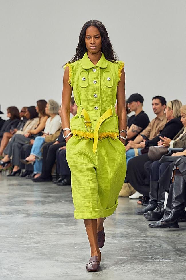 Look de Courrèges durante la Semana de la Moda de París.
