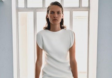 Este vestido blanco de la nueva colección de Zara es lo único que necesitas para la vuelta a la oficina