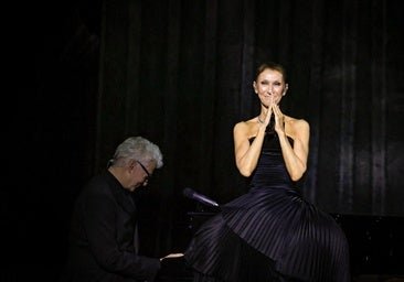 Céline Dion vuelve a los escenarios seis años después y rompe a llorar en París: «Estoy aquí para cantar sobre la vida»