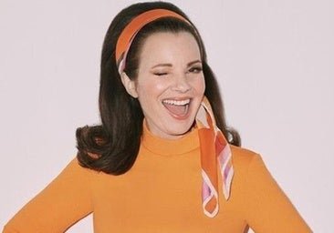 La serie que arrasó en los 90 ahora inspira tus looks de otoño: cómo copiar el estilo de Fran Fine en The Nanny
