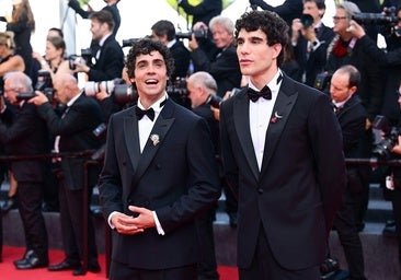 Los Javis triunfan en Cannes con La bola negra: «Queremos hablar por los que no pudieron hablar»