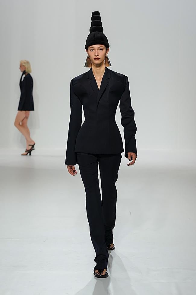 Look del desfile de Jean Paul Gaultier en la Paris Fashion Week.