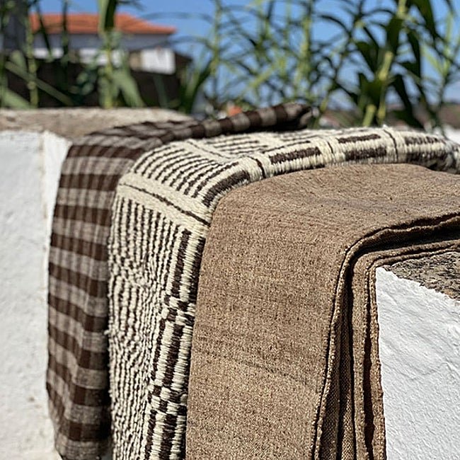 Así son las mantas de Mértola, fabricadas en talleres artesanales.
