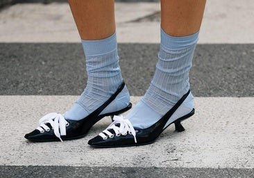 La revolución del calcetín: las pasarelas confirman que es el complemento del otoño