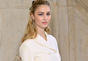 Cómo llevar vaqueros para que queden siempre elegantes según los trucos de Beatrice Borromeo