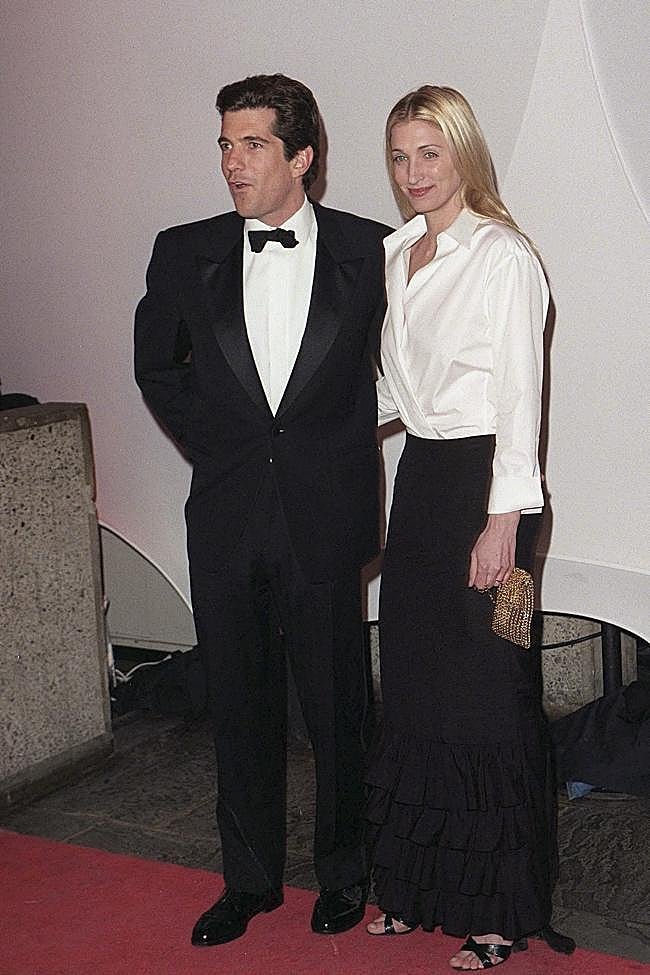 Carolyn Bessette-Kennedy y John F. Kennedy Jr., en una imagen de archivo.
